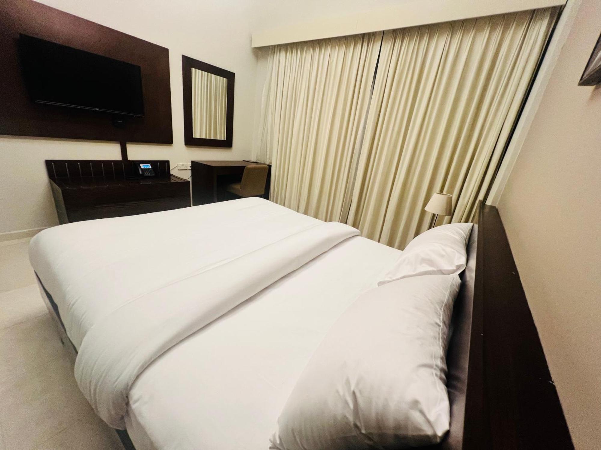 Alraef Luxury Apartments دبي المظهر الخارجي الصورة